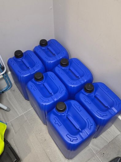 Water containers x 6