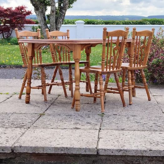 Oak Table And Chairs
