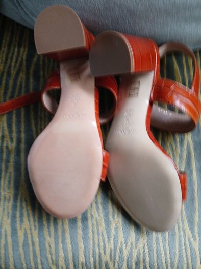 Ladies  Lk bennett  new size 38 uk 5 beautiful sandles classic