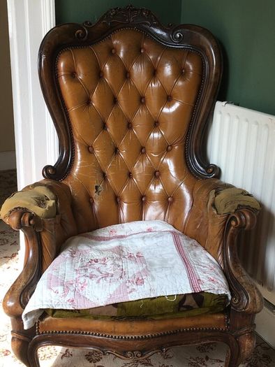 Couch and two chairs, ideal for upcycling project