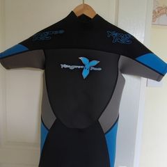 boys swimming wetsuit