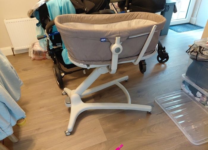Chicco Hug 4 in 1