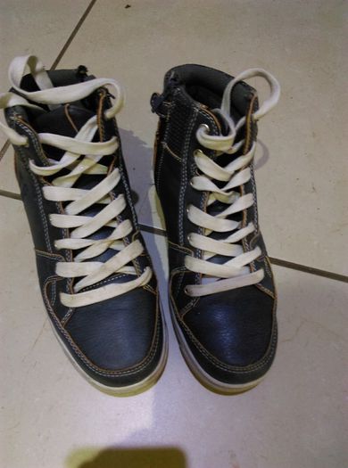 Boy Shoes / Boots, Size 3