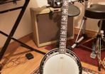 Left hand 6 string banjo