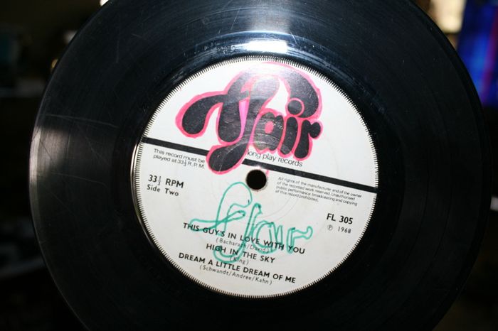 Single Vinyl's  85 pieces