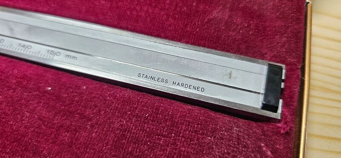 Mitutoyo 505-633 metric dial caliper