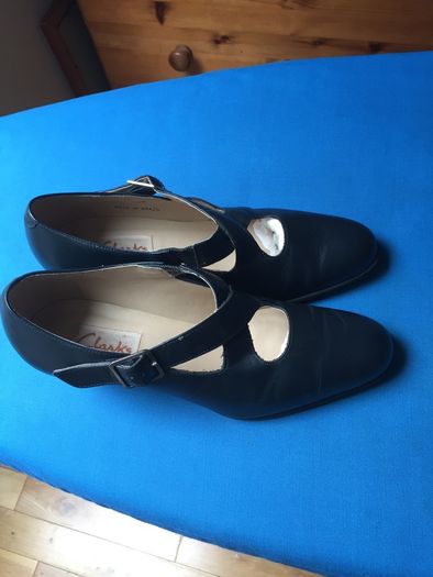 Clark's ladies stylish navy shoes size 37