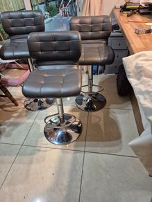 3 Bar stools