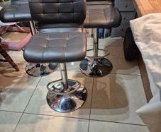 3 Bar stools