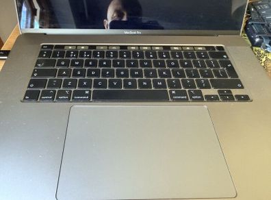 Immaculate Apple MacBook Pro 16" (i7, 32GB RAM)