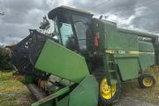 John Deere 1055 Combine