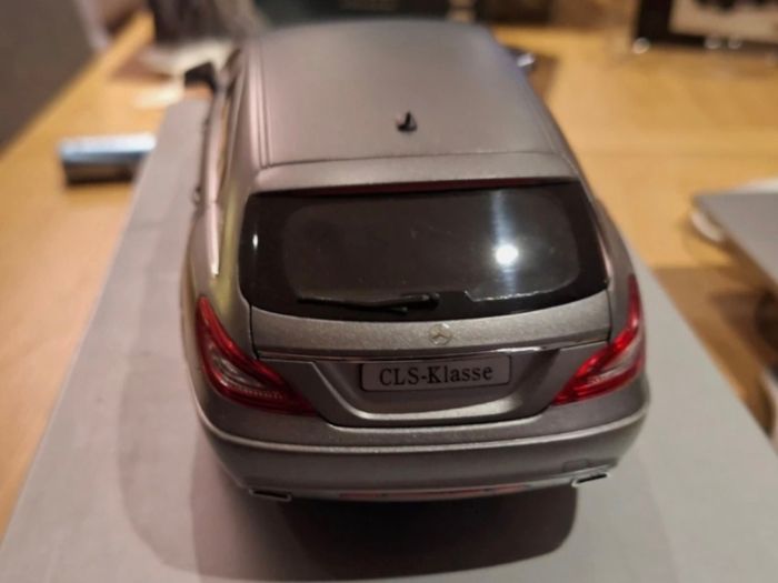 Mercedes Benz - Cls-class Estate 2012 - 1/18 - New In Box