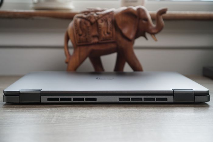 Dell Latitude 7350 2-in-1 | QHD+ 500nits | 16GB | Core Ultra 5 125U | 5G + eSIM