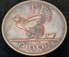 Ireland 1968 Cracked 1d Penny coin from off center punch in minting.