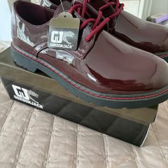 Ladies Shoes.