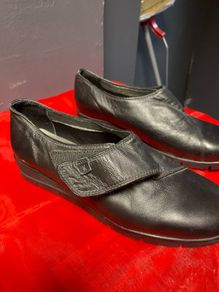 Ladies New Black Leather Shoes