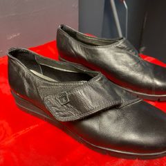 Ladies New Black Leather Shoes