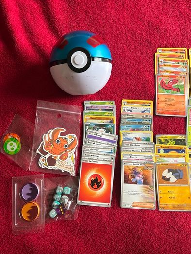 Pokemon Pokeball Storage tin, 100 cards and V/Ex cards