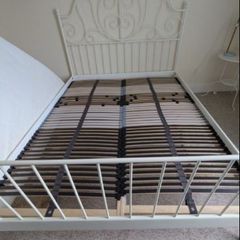 2 x Beautiful Matching Very Sturdy White Metal 4Ft 6 Double Bed Frames - Can Deliver