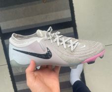 Nike football boots size 6 UK