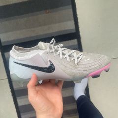 Nike football boots size 6 UK