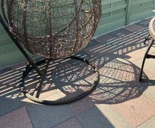 egg chair