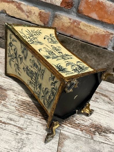vintage Flowerpot stand umbrella