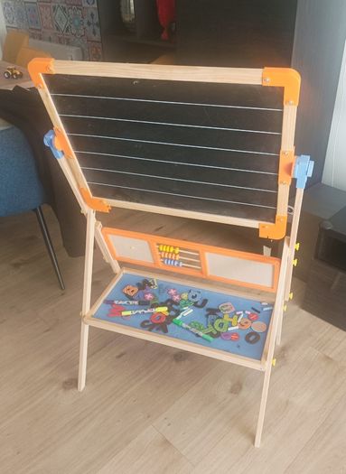 Whiteboard / Chalkboard for kids