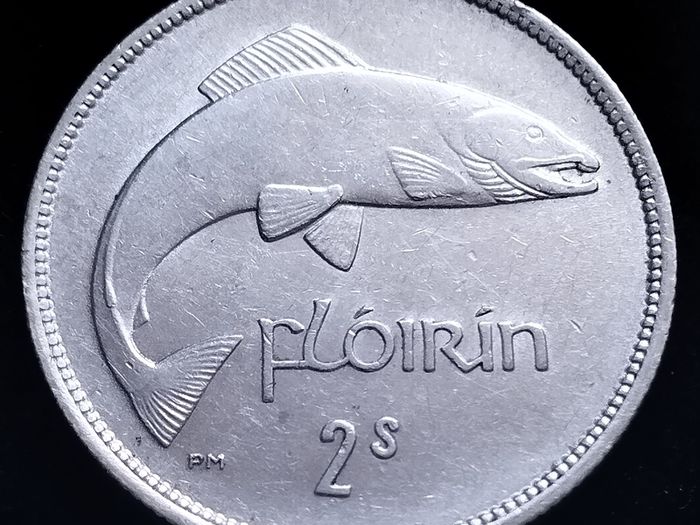 #167 - Ireland - 1942 - Florin - Silver - KM.15
