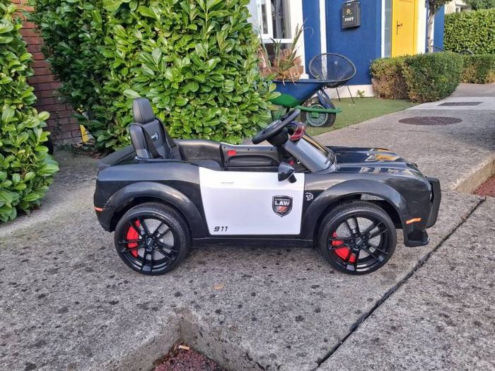 12v Official Dodge Challenger Ride On Police Car Excellent Condition