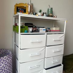 Chest of drawers