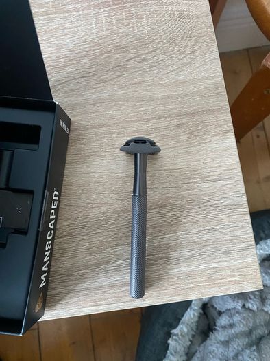 Manscaped double edged razor