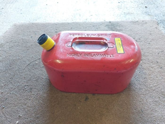 2 gallon steel petrol can