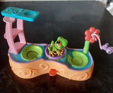 Littlest Pet Shop Leapin Lagoon Playset