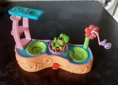 Littlest Pet Shop Leapin Lagoon Playset