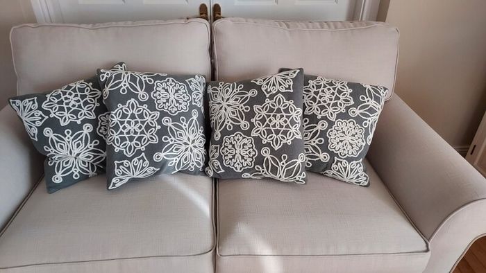 Meadows and Byrne 4 seasonal cushons