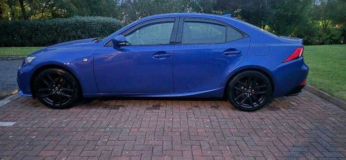 2015 Lexus IS300H