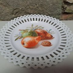 Ribbon plate fruit and nuts