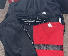 The North Face Mountain Sketch Tracksuit & T-shirt Large Sketch Design