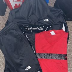 The North Face Mountain Sketch Tracksuit & T-shirt Large Sketch Design