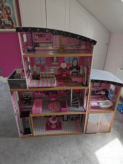Barbie dreamhouse
