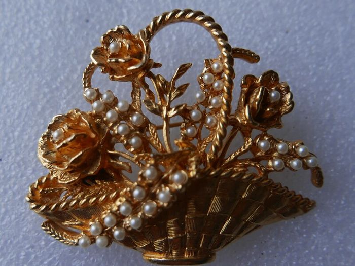 Vintage Floral Basket Brooch with  Pearls, Delicate Brooch