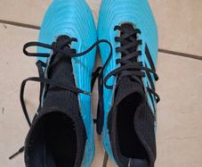 Adidas Predator football boots - Size UK 7.5