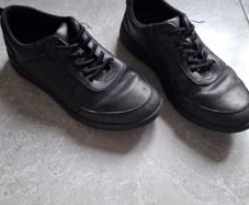 Boy school shoes Clarks size 2.5 G