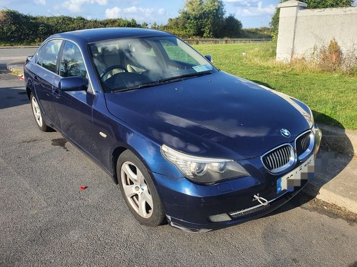 BMW 5 series e60 deep sea blue a76