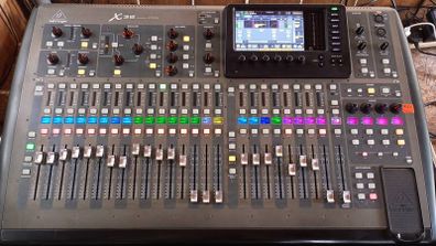 Behringer X32