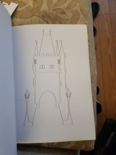Architectures En Pop-up. 24 Cartes Detachables A Mettre En Volume. Large Volume Paperback  In Good Condition.