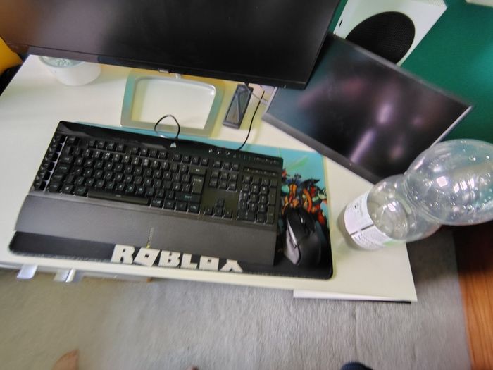 3 piece set: Computer desk +wall cabinet +chest of drawers combo!!