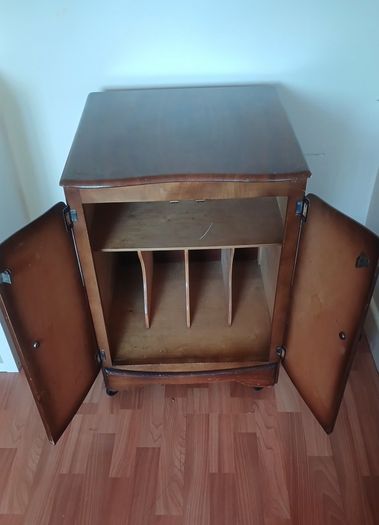 vintage vinyl storage