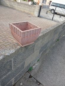 Flower pots earthenware